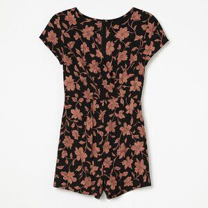 Urban Outfitters Kimchi Blue Floral Romper Size 4 Boho Cottagecore Summer Outfit